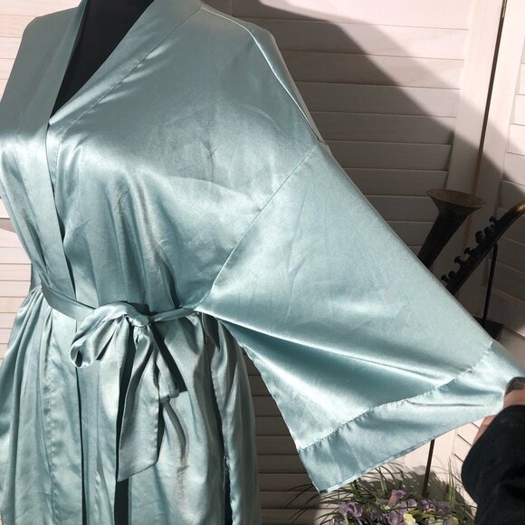 Victoria’s Secret Slip Robe Short Sleeves Side Pockets Belted Satin Aqua sz S/M - Picture 6 of 11